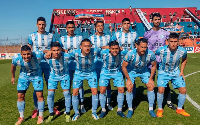 Argentino de Quilmes goleó en la barranca a Defensores Unidos