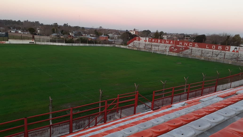 Líder Berazategui empató con Deportivo Español en la Primera C